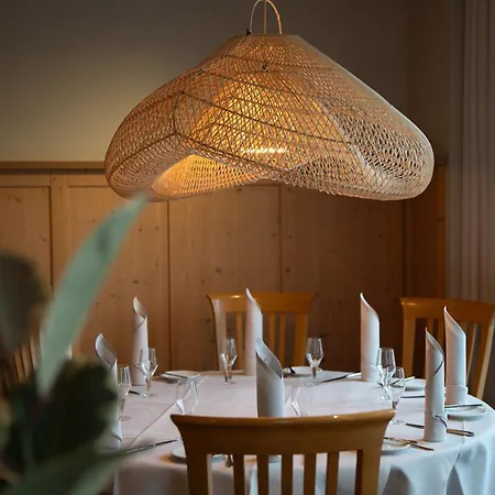 & Restaurant Bestenheider Stuben Hotel