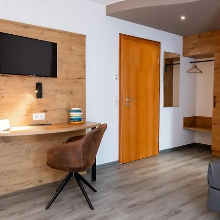 & Restaurant Bestenheider Stuben Hotel 4*