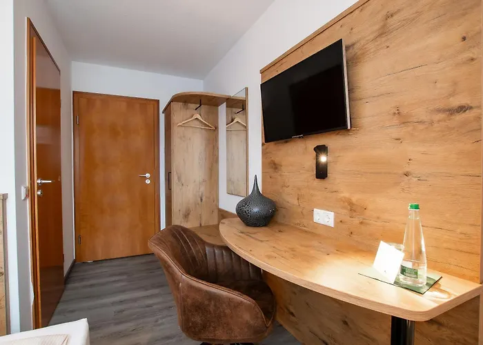 & Restaurant Bestenheider Stuben Hotel